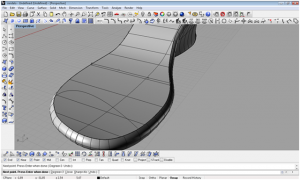 Una scarpa da donna con rhinoceros 4 p2